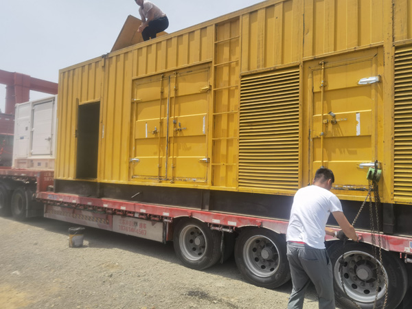 富顺除了负载情况和发动机维护，还有哪些因素会影响 200kw 柴油发电机的油耗？